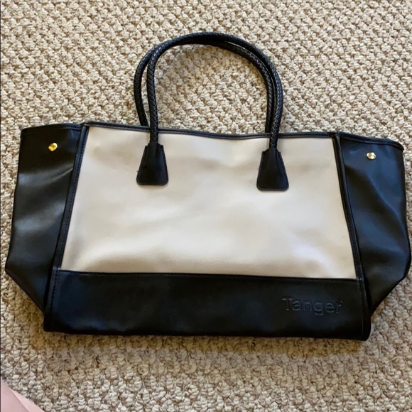 Tanger Bags Nwot Tanger Outlet Shopping Bag Poshmark